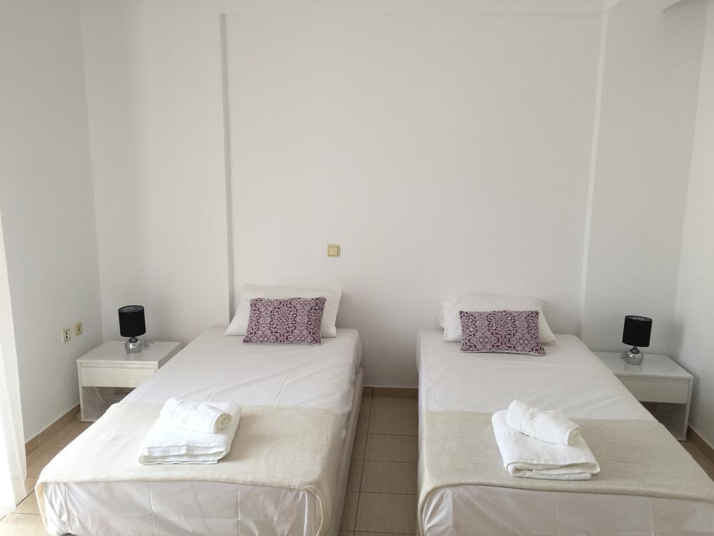 Sea And Sky Apartments Sarande Exterior photo