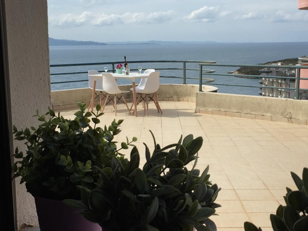 Sea And Sky Apartments Sarande Exterior photo
