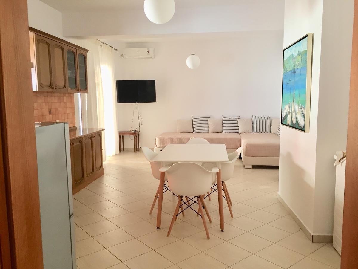 Sea And Sky Apartments Sarande Exterior photo