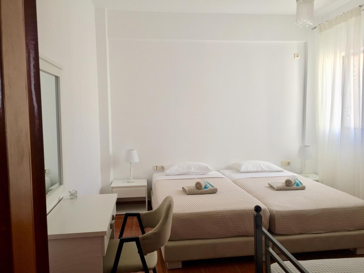 Sea And Sky Apartments Sarande Exterior photo